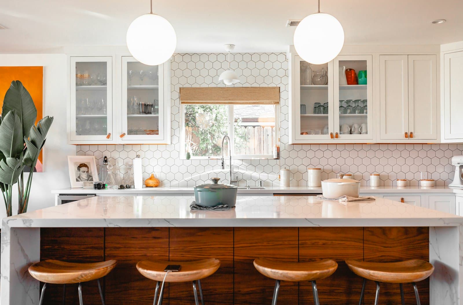 Seamless kitchen surfaces, Baner, Pune Designer kitchen with seamless surfaces and premium finish detailing